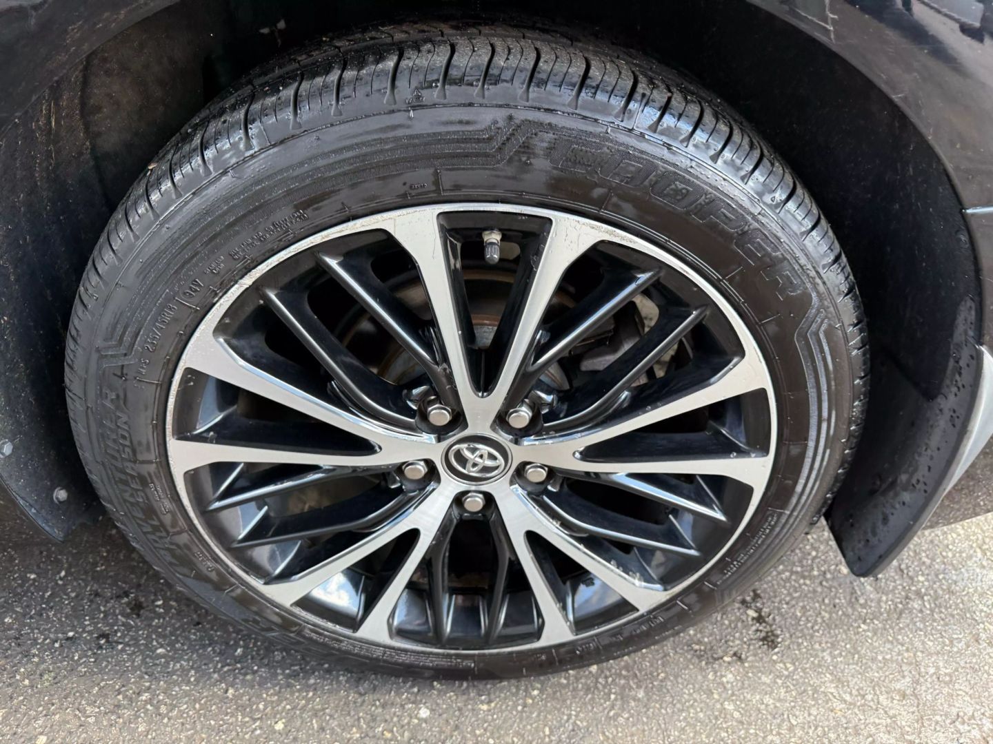2019 Toyota Camry - Image 40