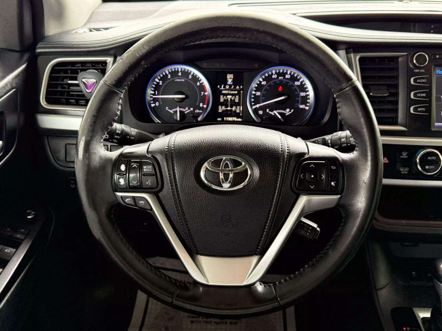 2015 Toyota Highlander - Image 34
