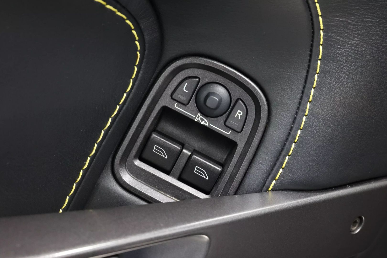 2008 Aston Martin Vantage - Image 10