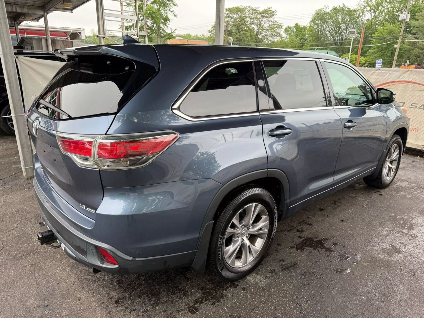 2015 Toyota Highlander - Image 13