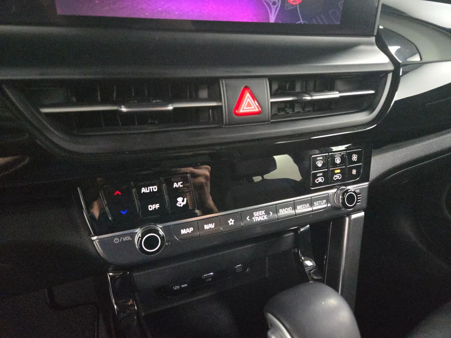 2024 Kia Seltos - Image 24