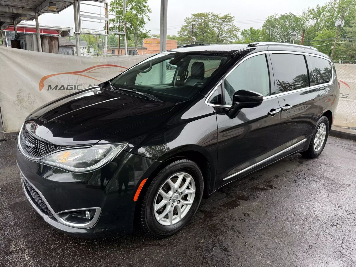 2020 Chrysler Pacifica - Image 8