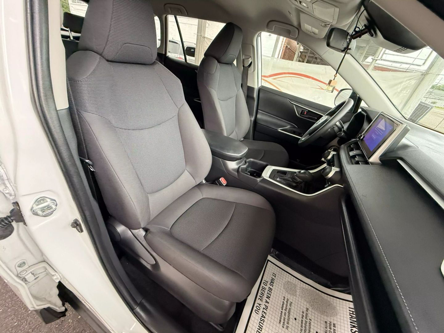 2024 Toyota Rav4 - Image 26