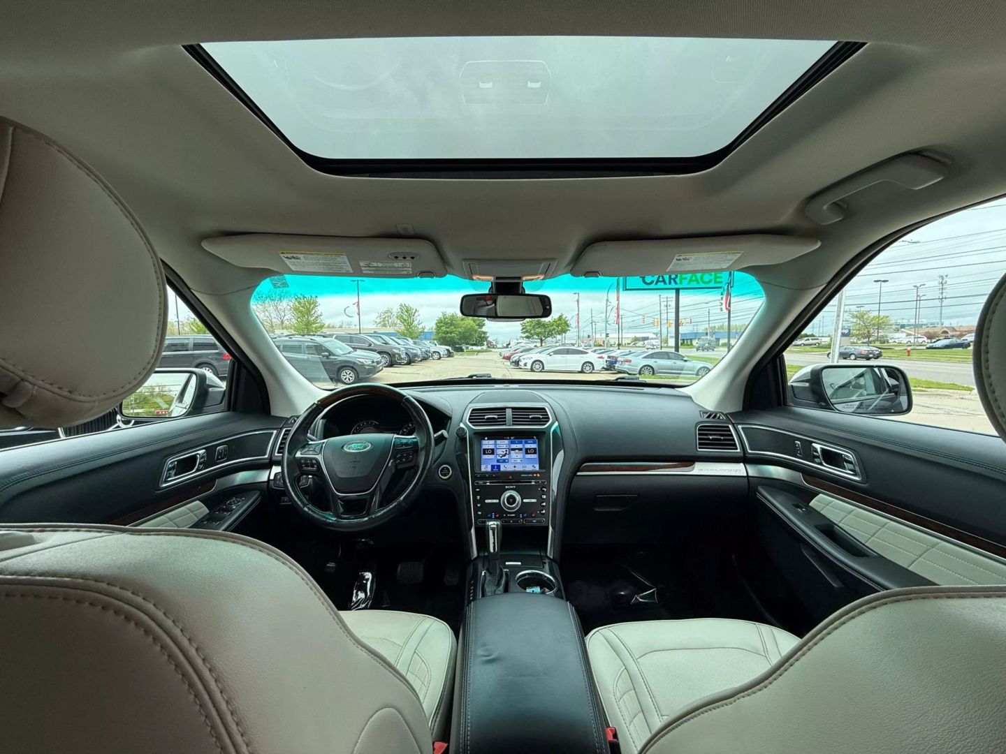 2017 Ford Explorer - Image 28