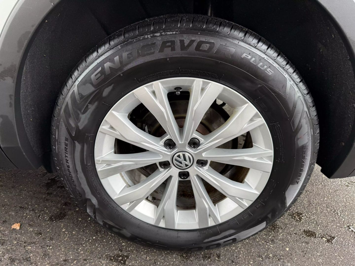 2019 Volkswagen Tiguan - Image 43