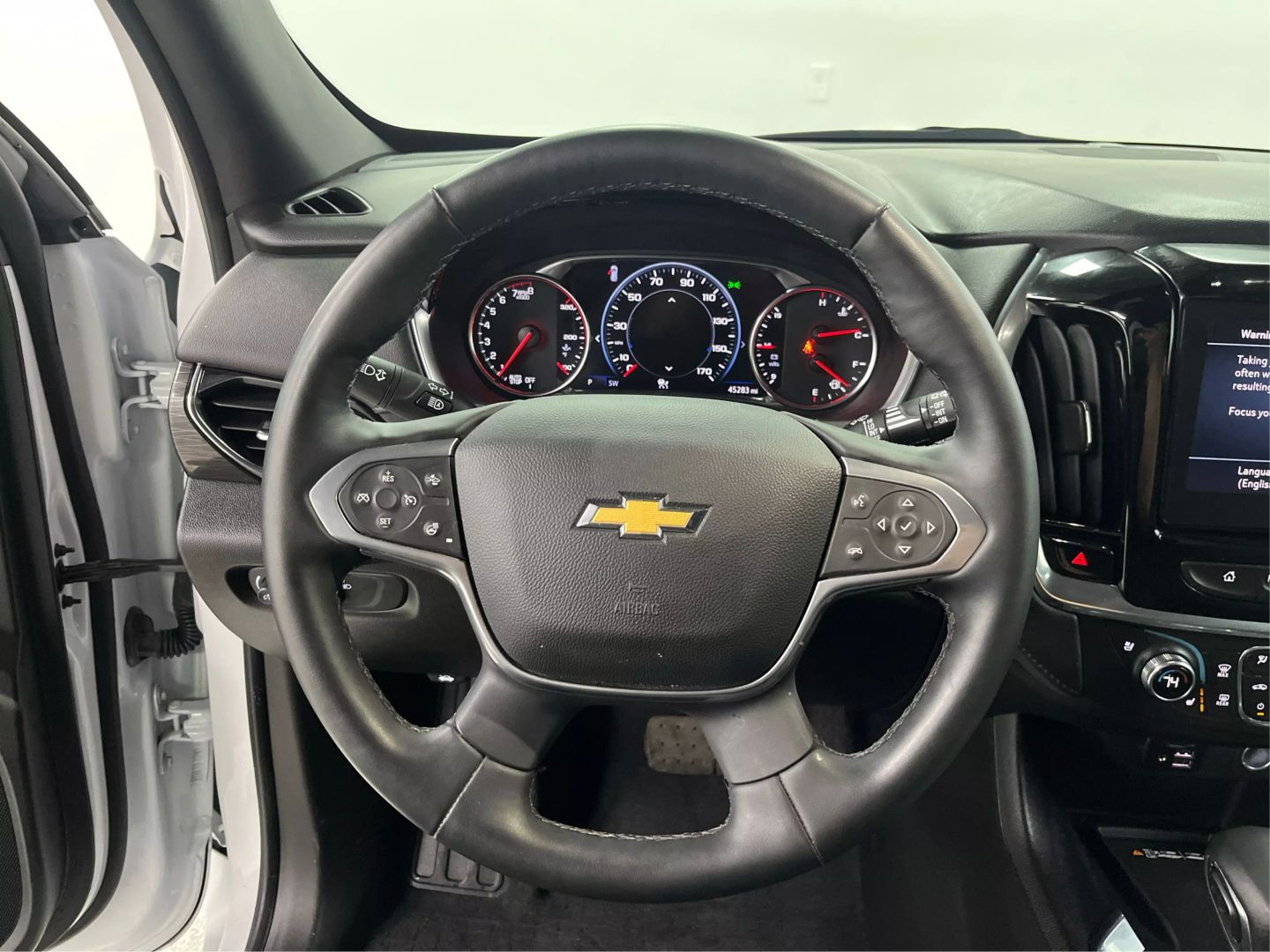 2023 Chevrolet Traverse - Image 18