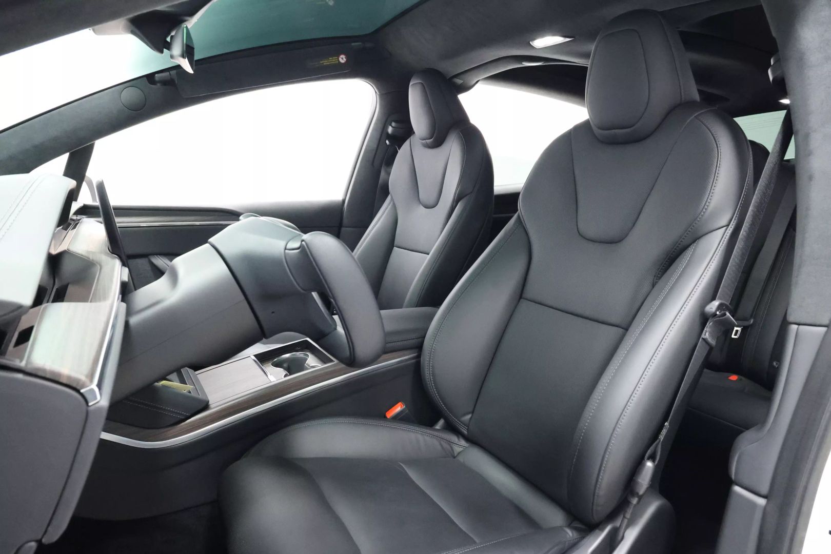 2022 Tesla Model X - Image 14
