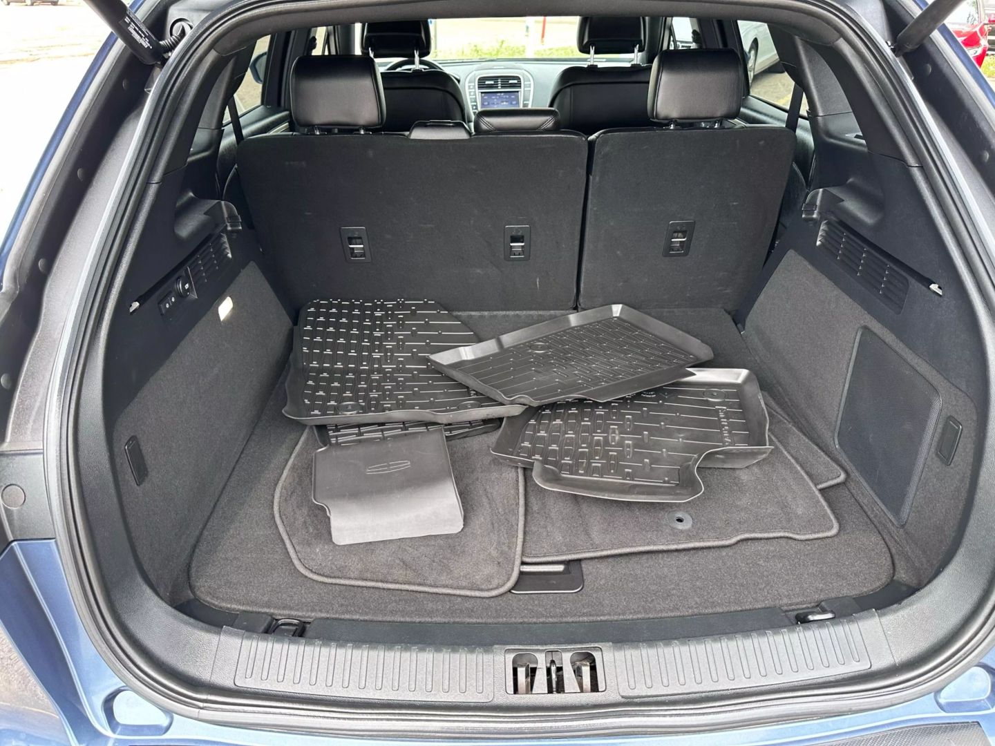 2019 Lincoln Nautilus - Image 18