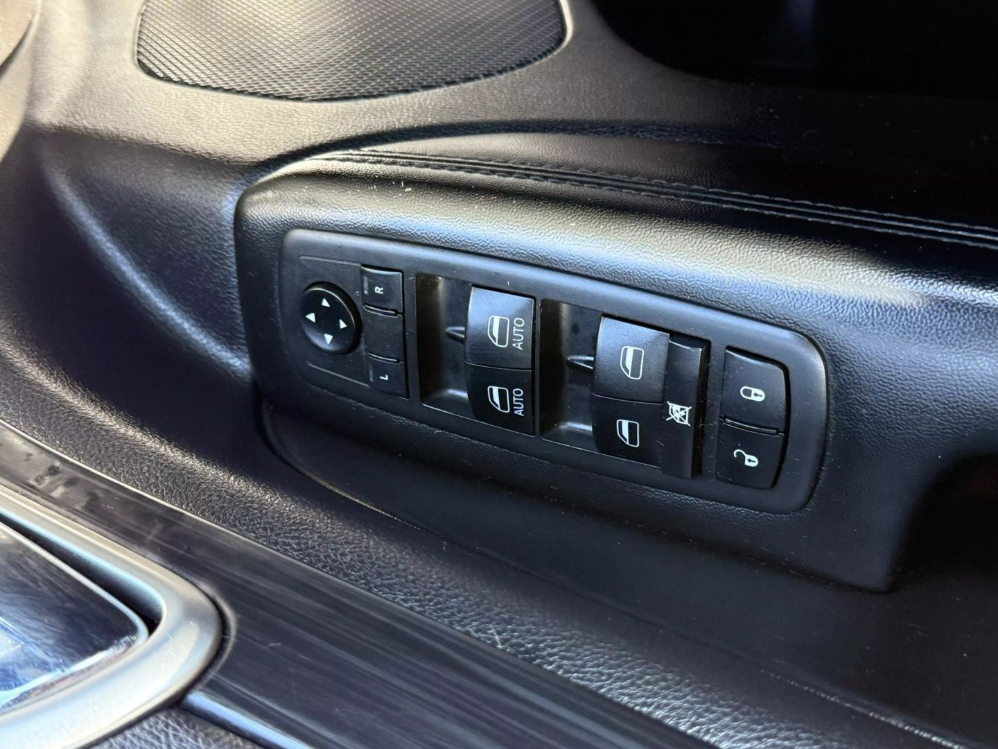 2019 Jeep Grand Cherokee - Image 43