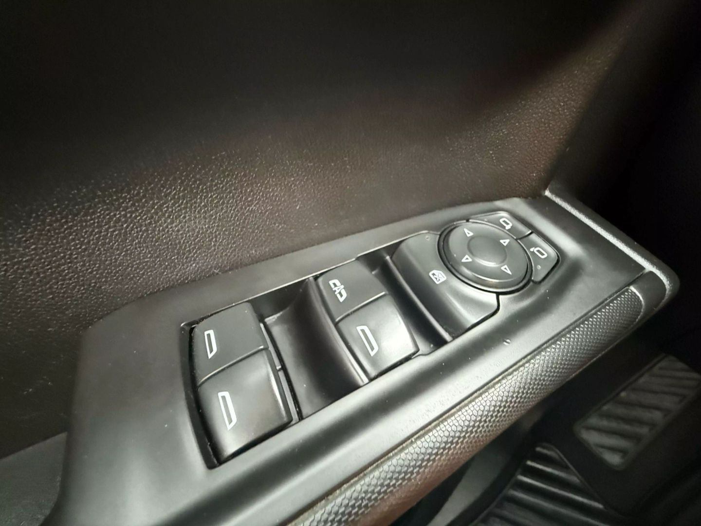 2020 Chevrolet Silverado 1500 Crew Cab - Image 15