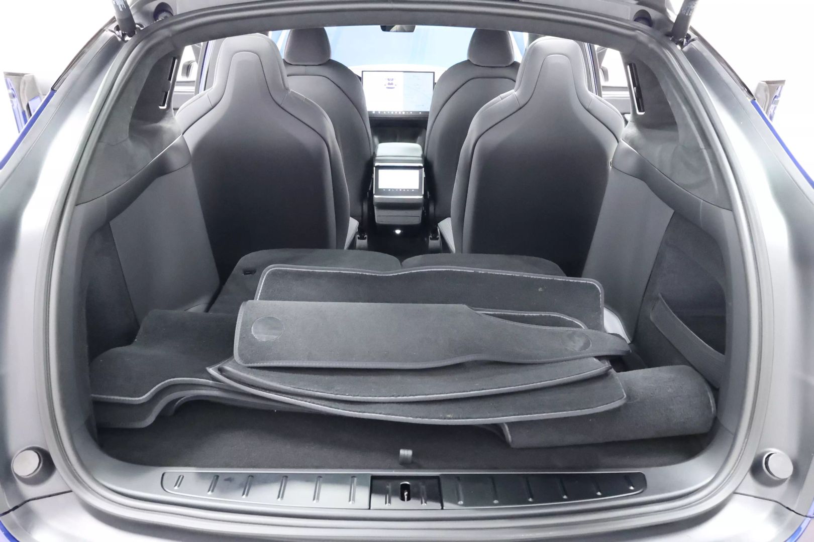 2022 Tesla Model X - Image 60