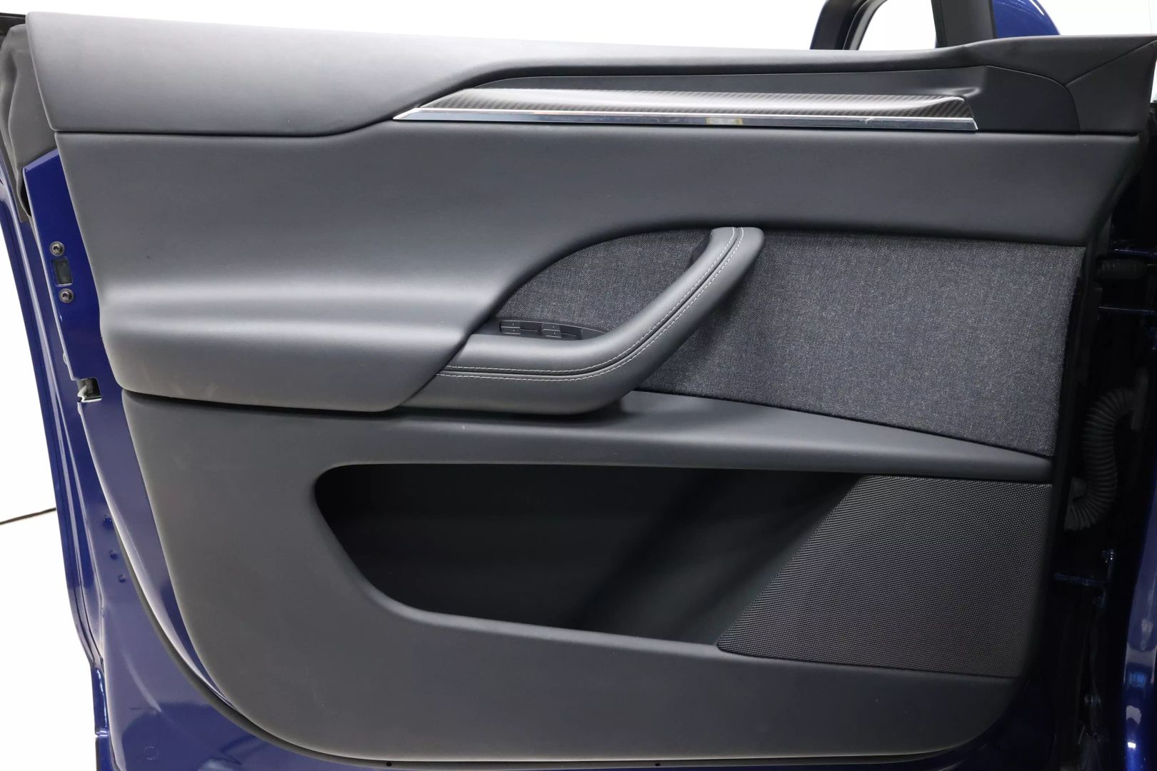 2022 Tesla Model X - Image 9