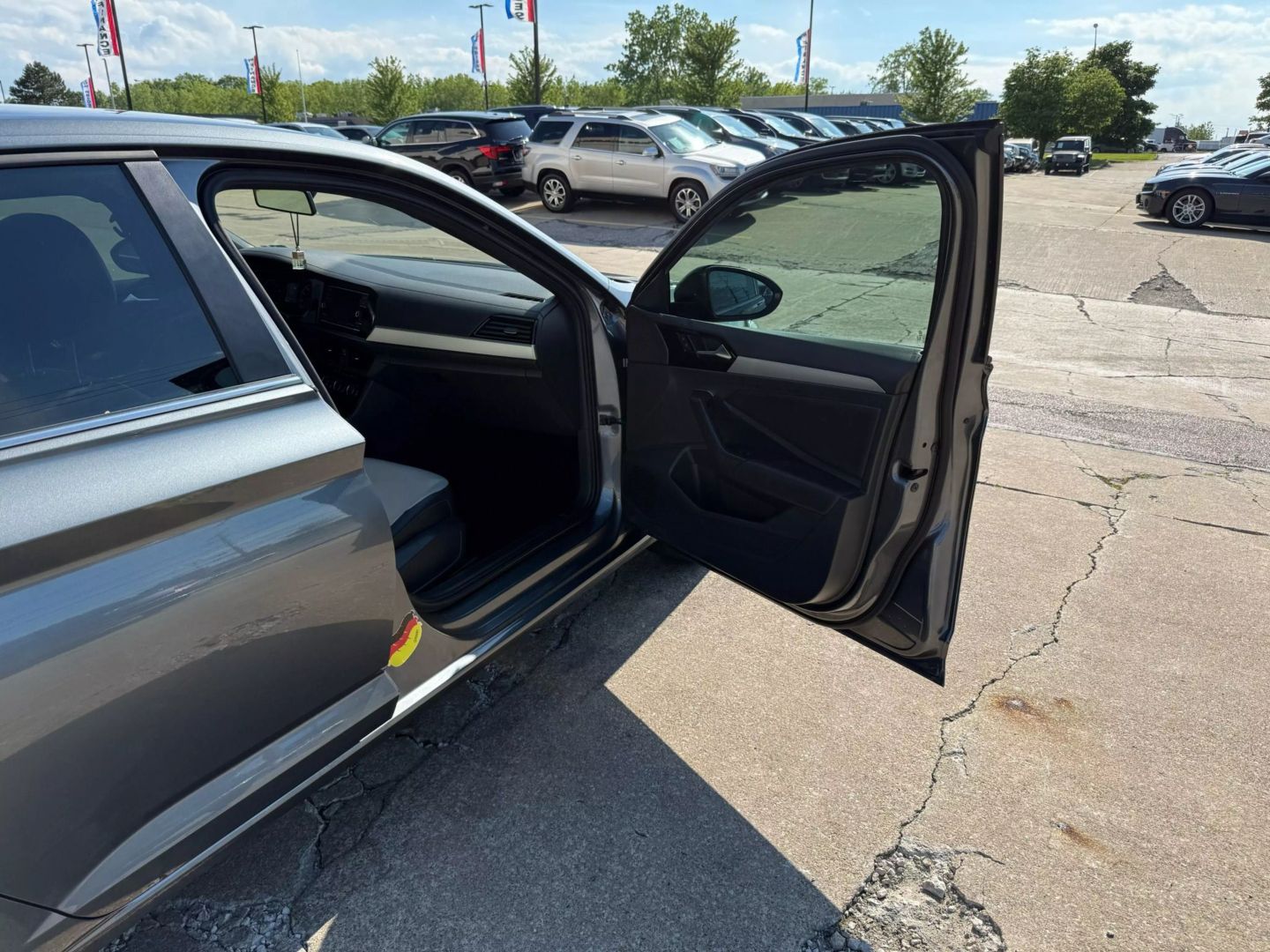 2019 Volkswagen Jetta - Image 22