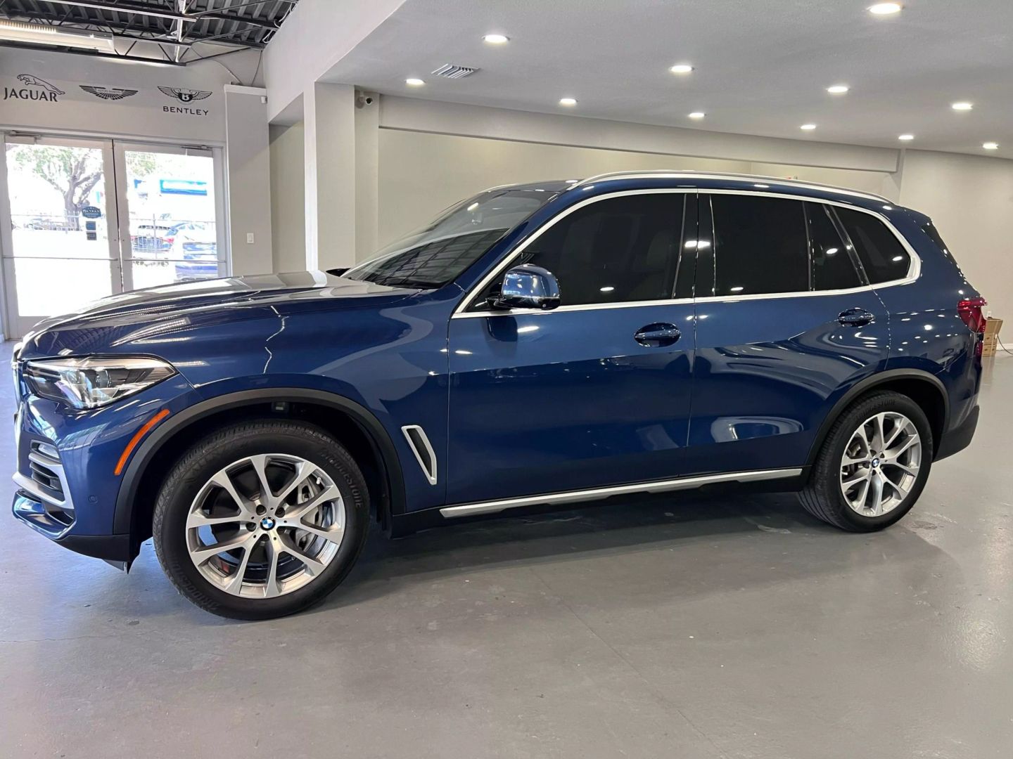 2019 Bmw X5 Xdrive50i Sport Utility 4d - Image 4