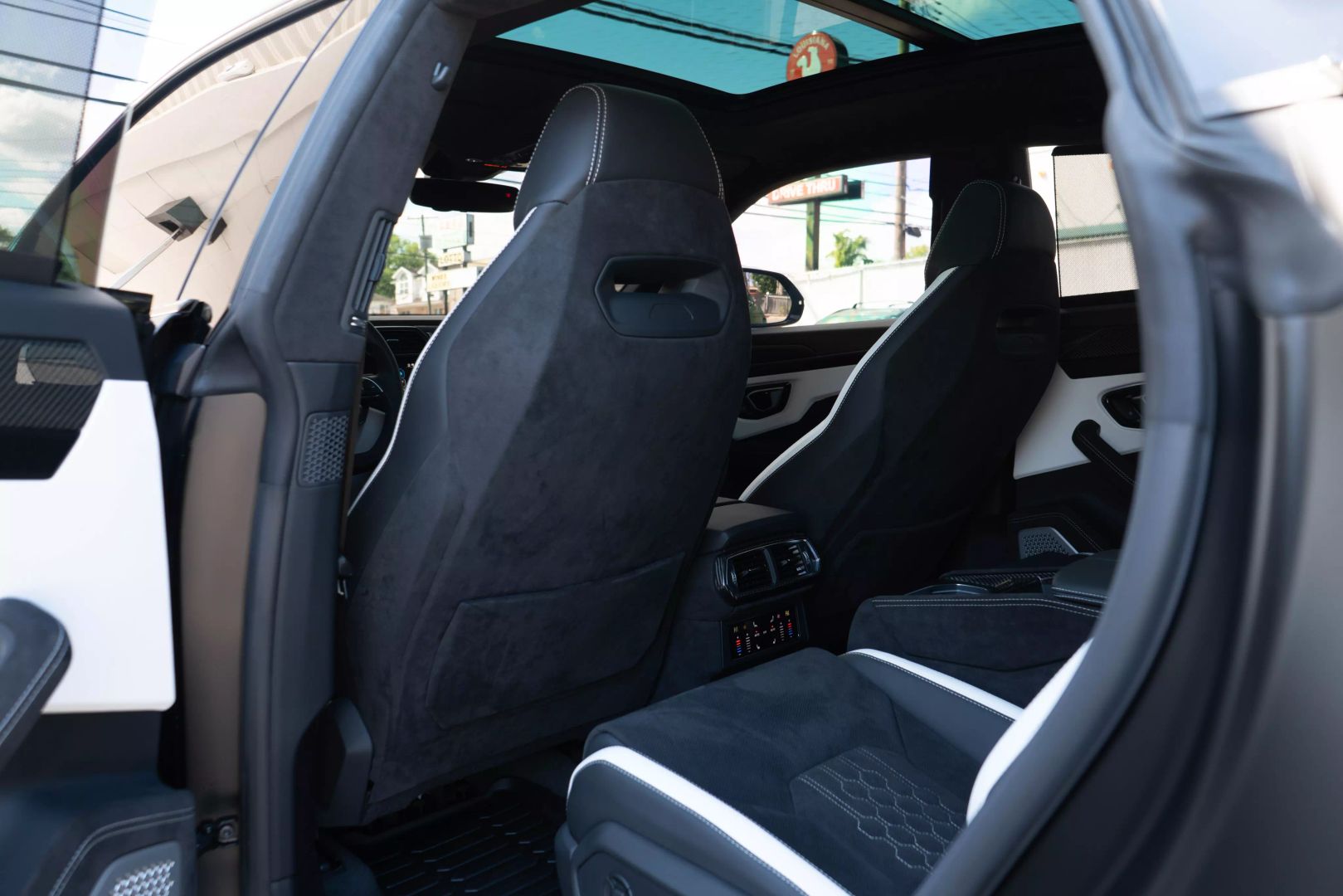 2024 Lamborghini Urus - Image 59