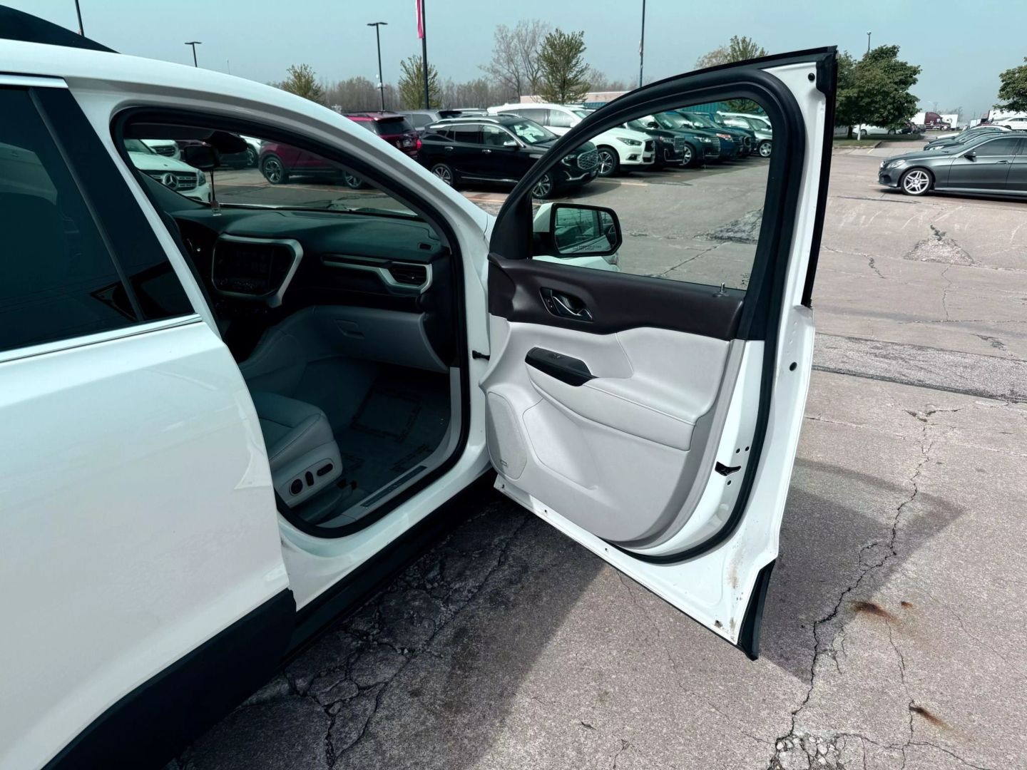 2018 Gmc Acadia - Image 24