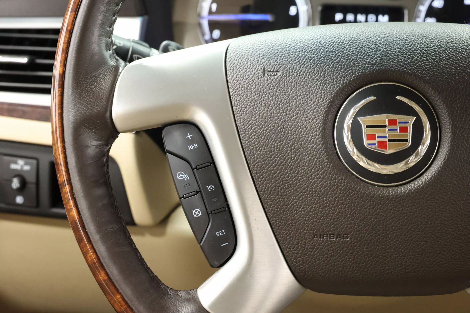 2012 Cadillac Escalade - Image 22