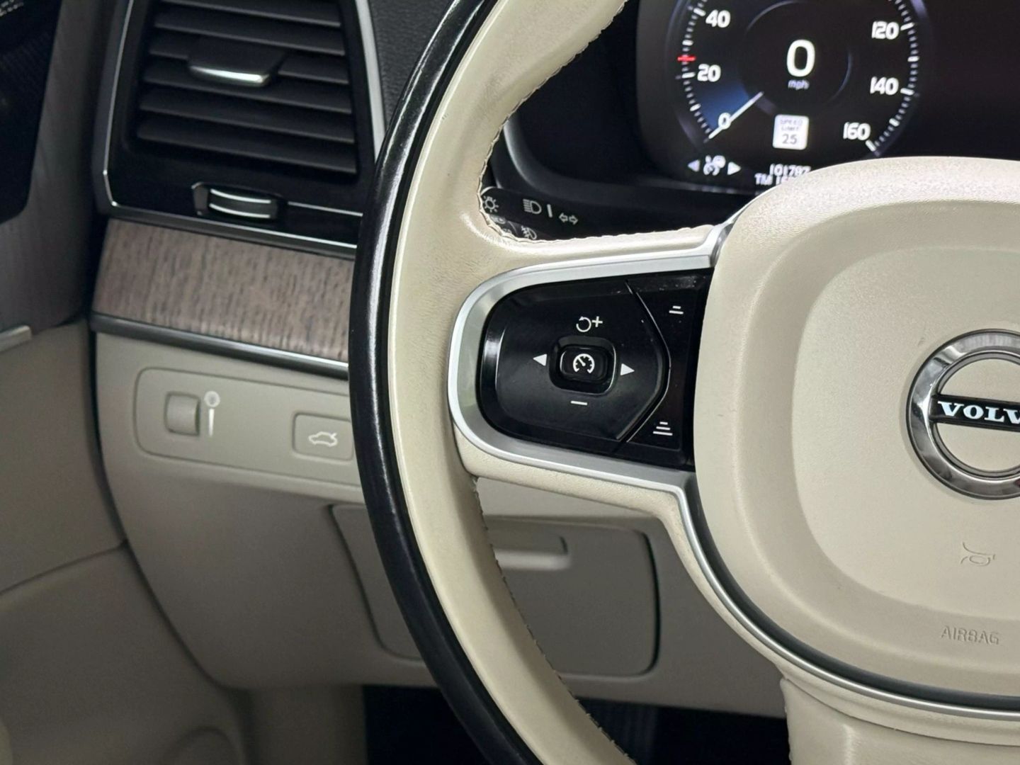 2021 Volvo Xc90 - Image 36