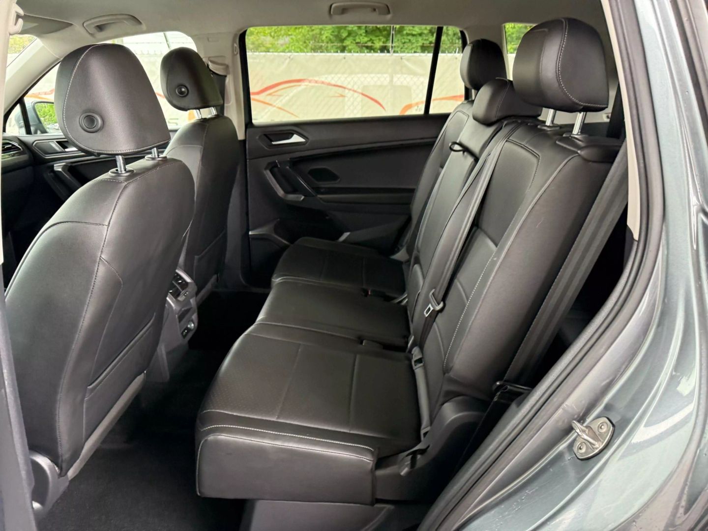 2019 Volkswagen Tiguan - Image 18