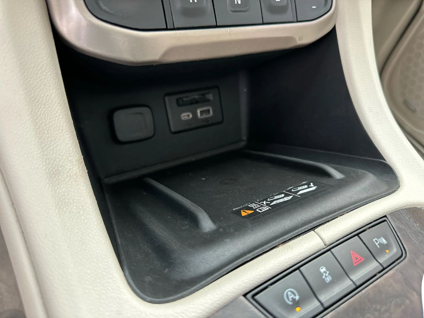 2020 GMC ACADIA SUV V6, 3.6 LITER DENALI SPORT UTILITY 4D