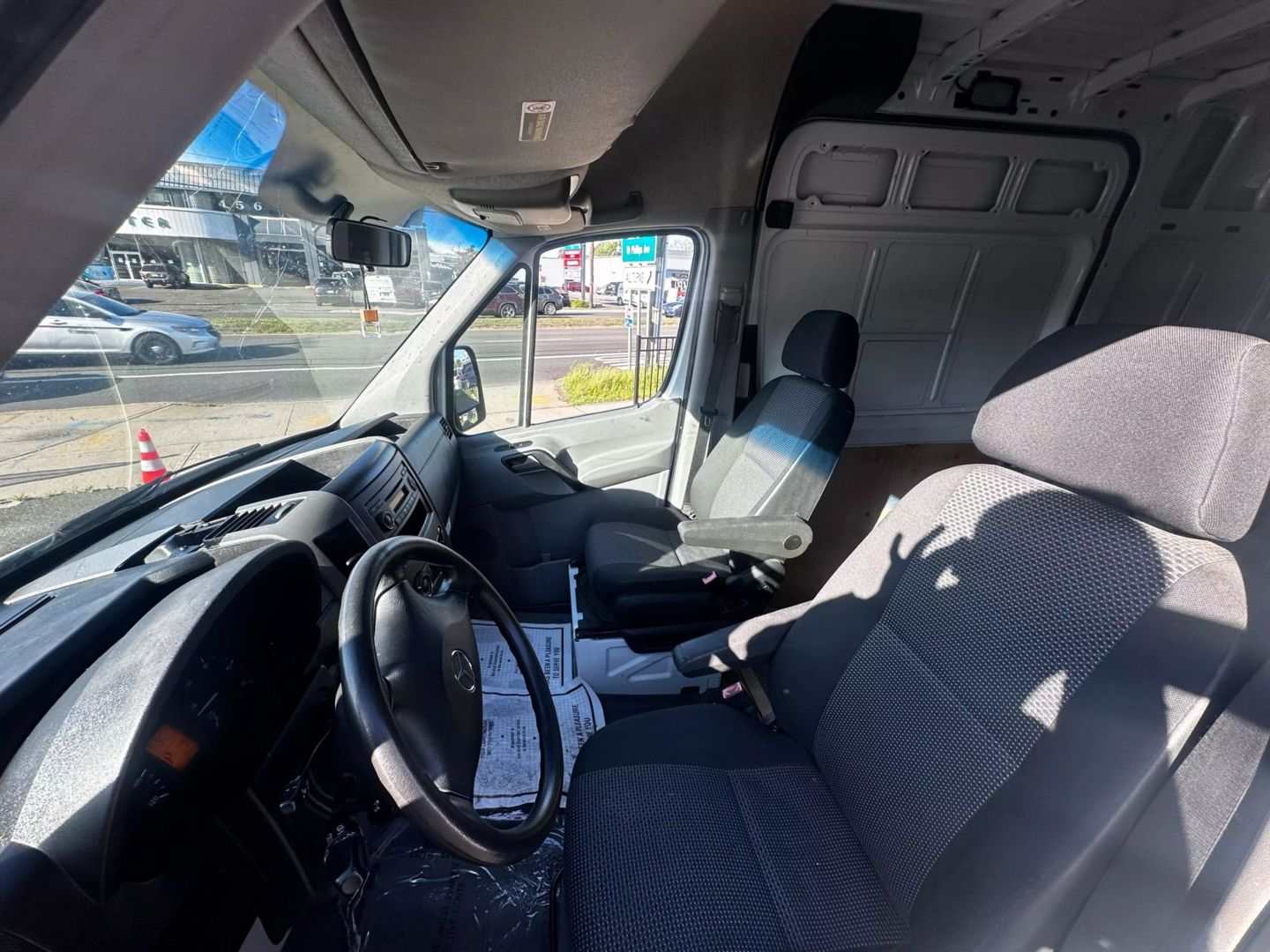 2013 Mercedes-benz Sprinter 2500 Cargo - Image 10