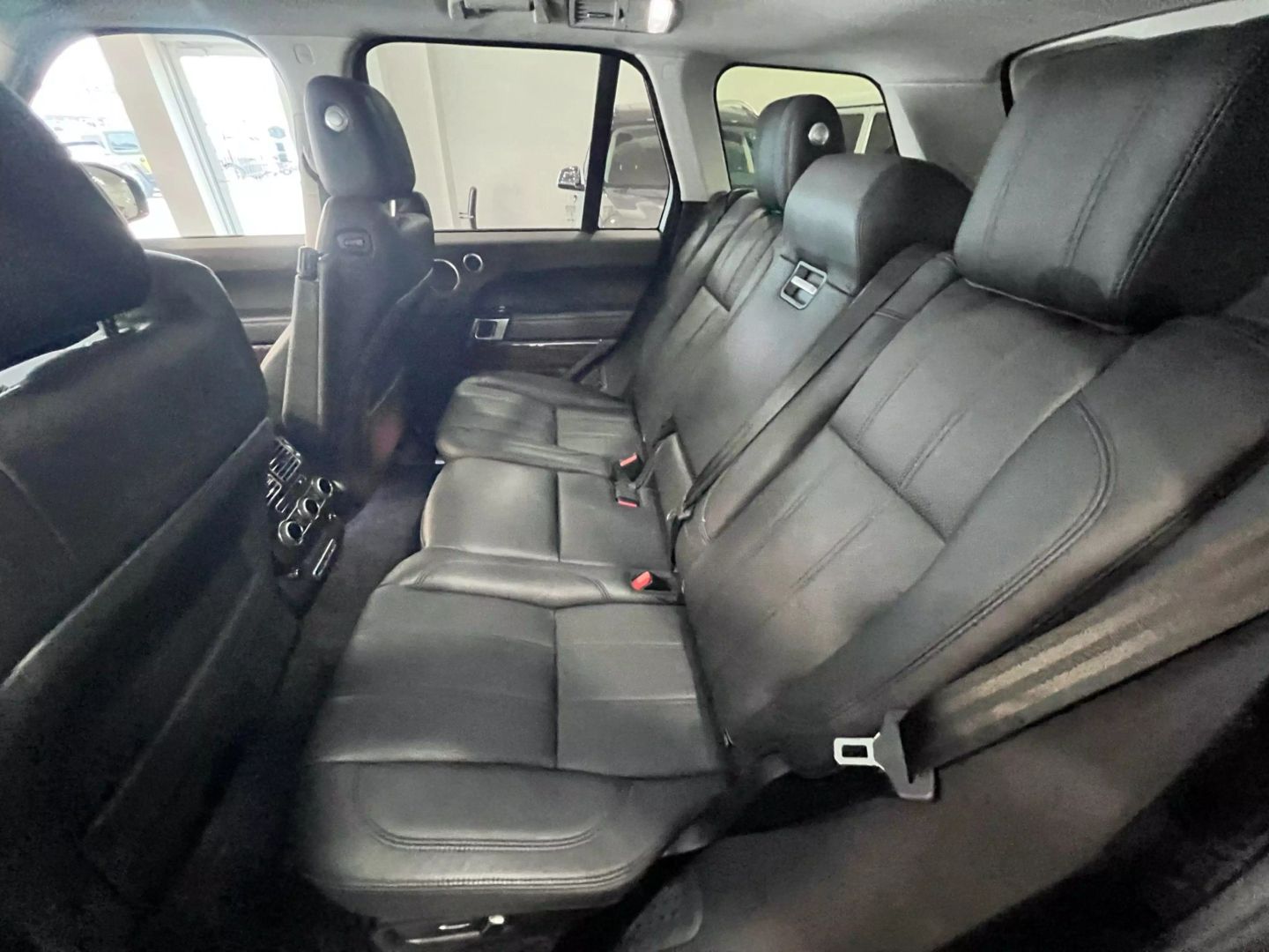 2015 Land Rover Range Rover Hse Sport Utility 4d - Image 12