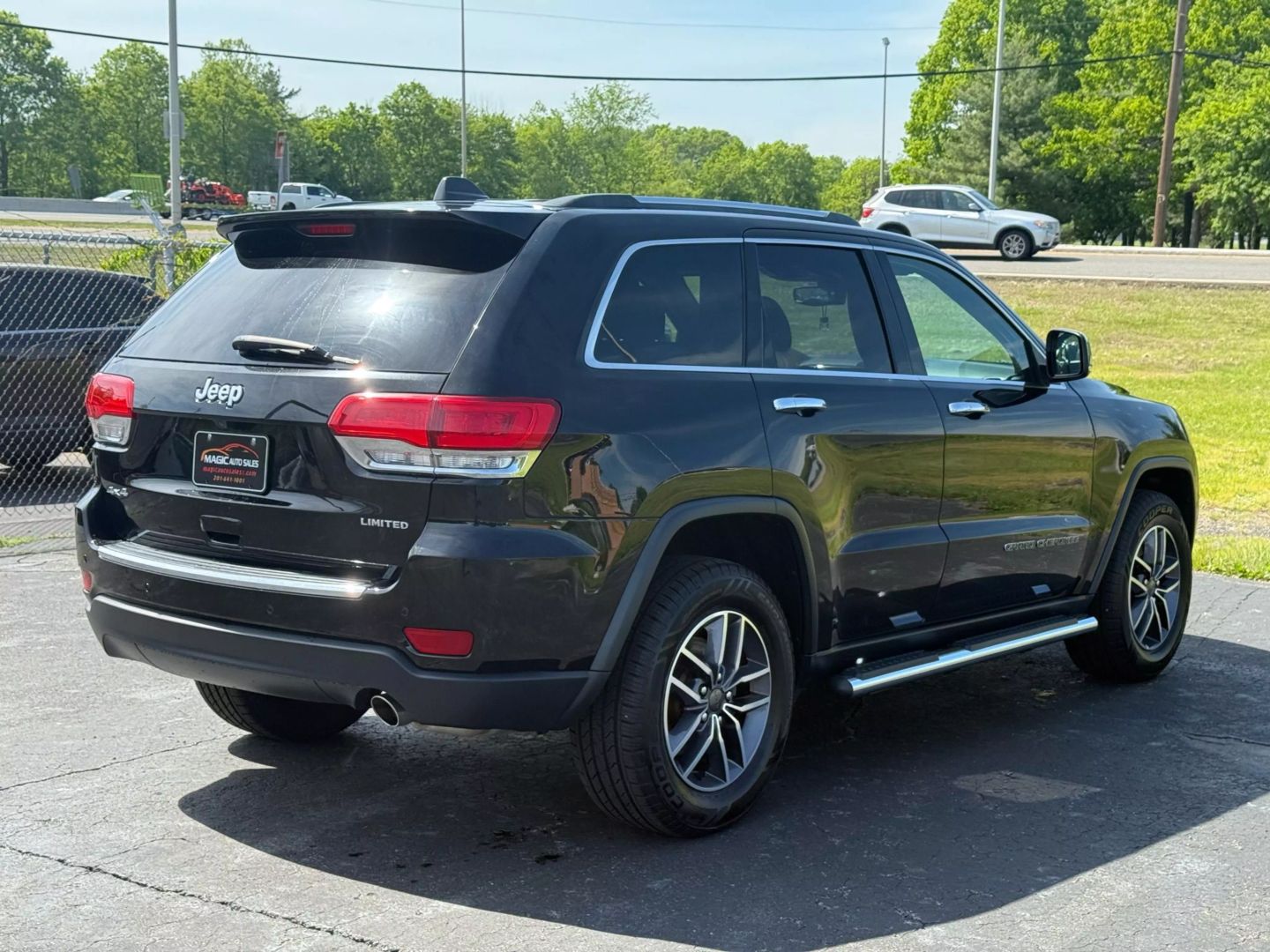 2019 Jeep Grand Cherokee - Image 11