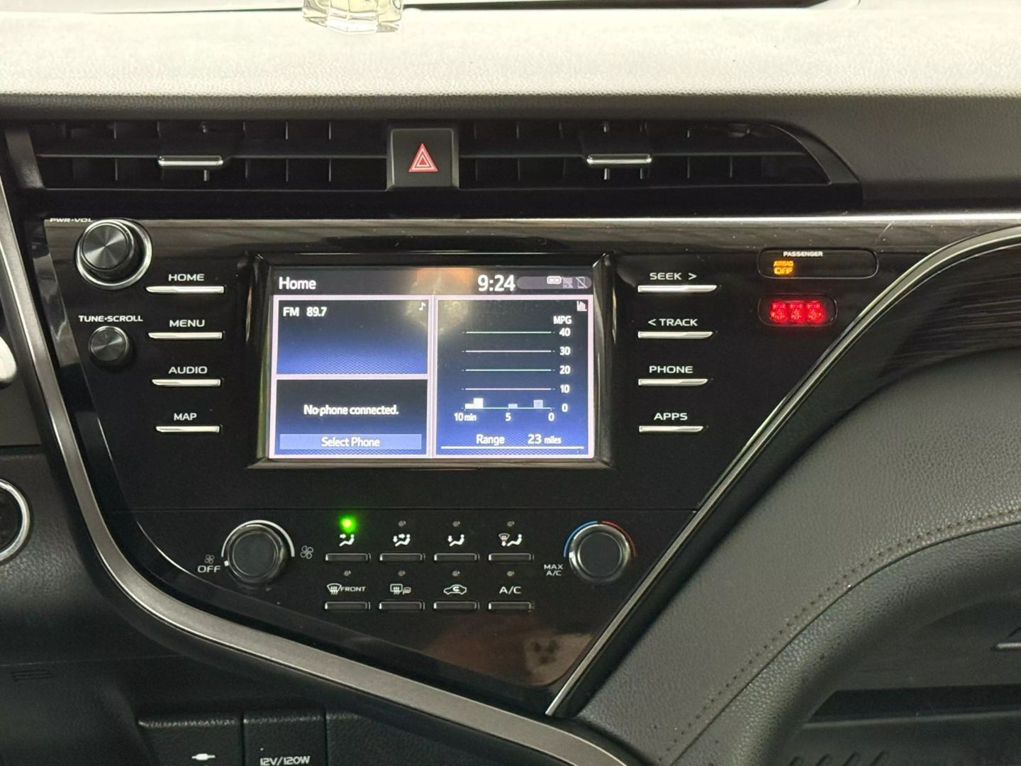 2019 Toyota Camry - Image 28