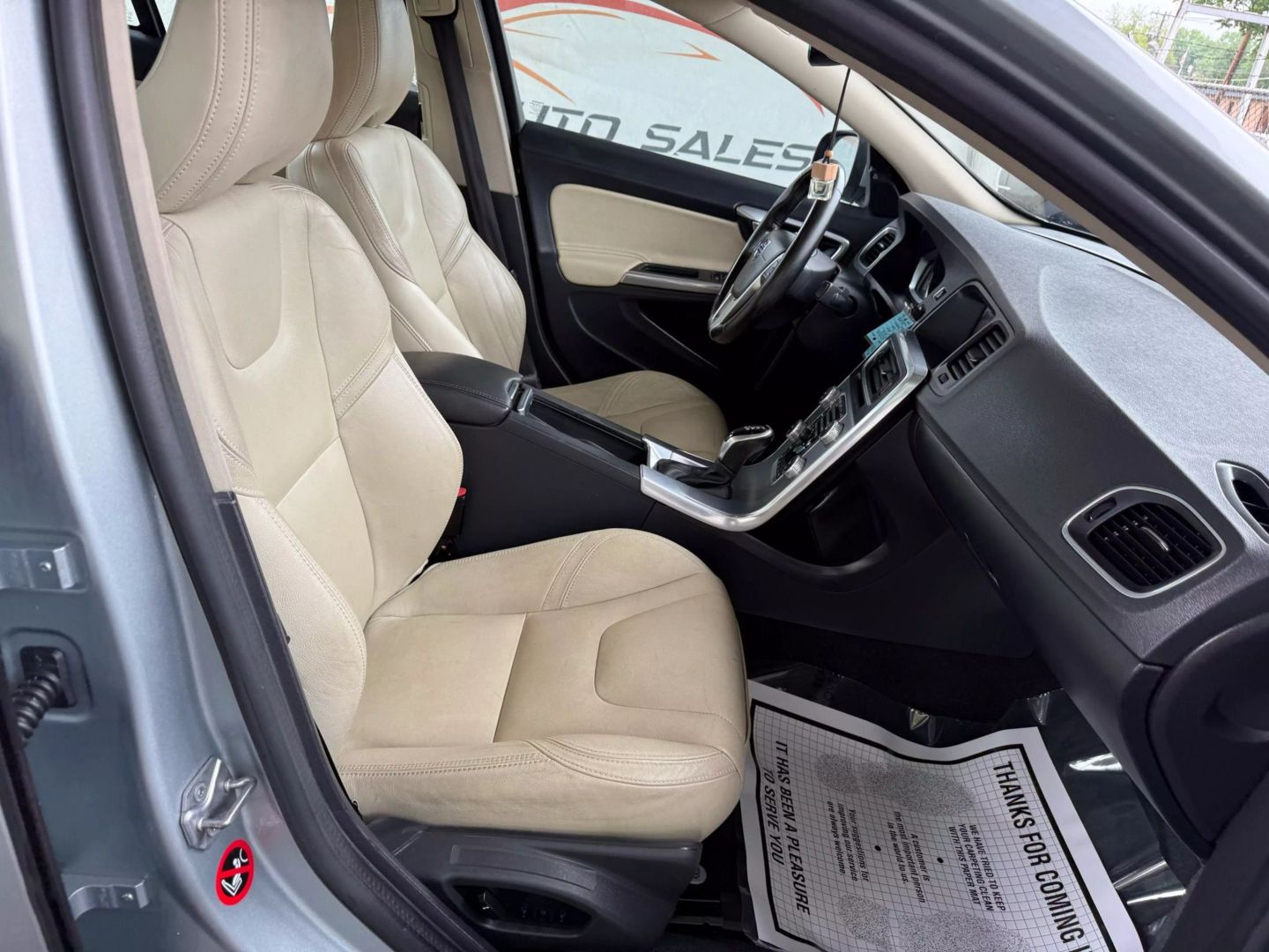 2018 Volvo S60 - Image 25