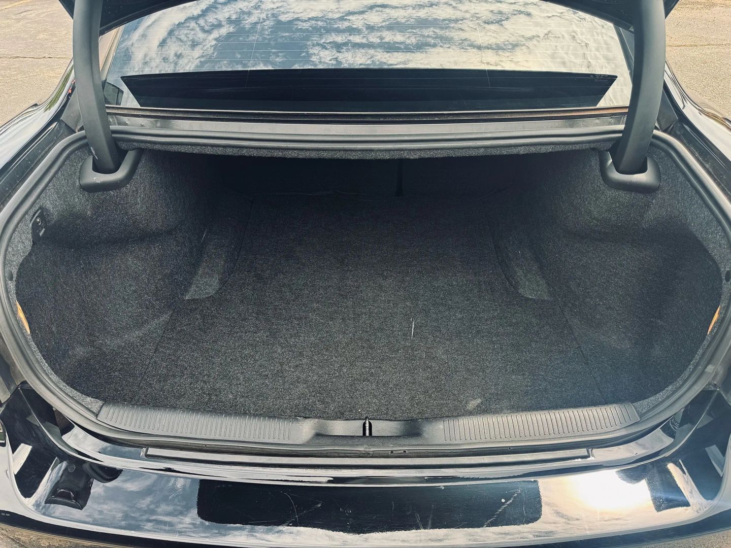 2022 Dodge Charger - Image 28