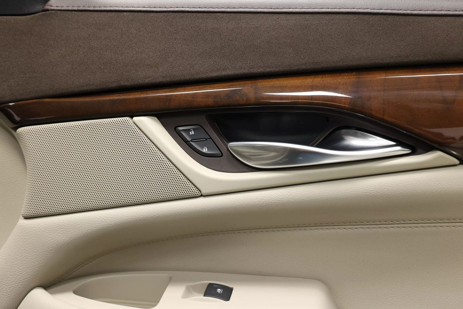 2017 Cadillac Escalade - Image 103