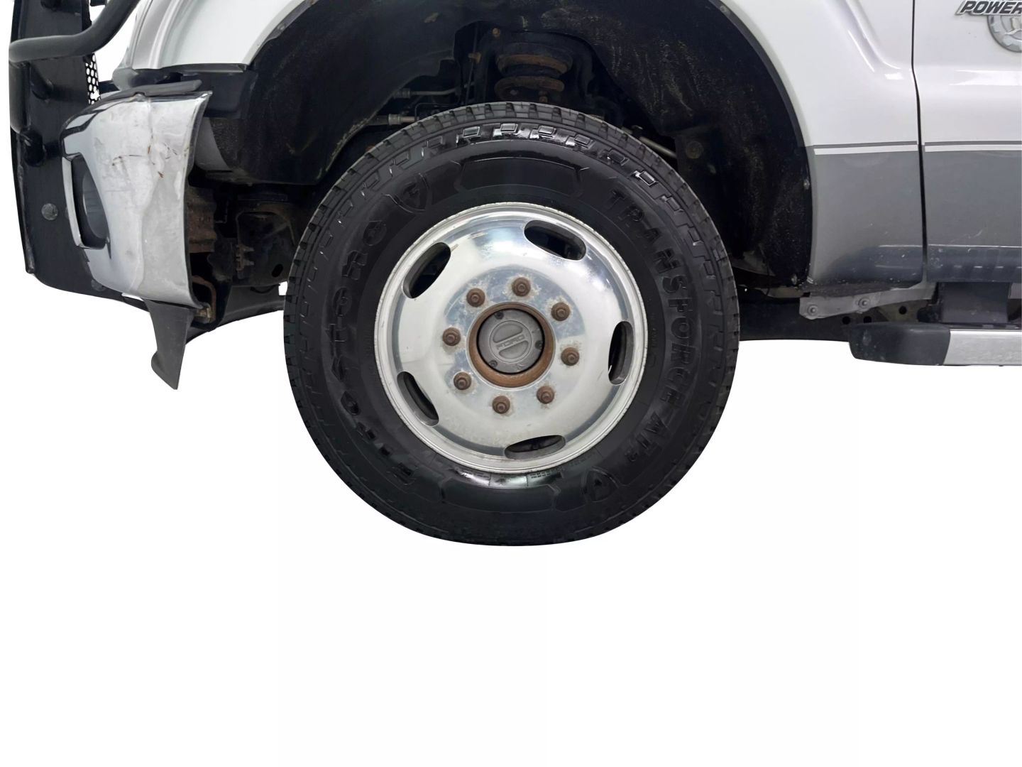 2011 Ford F350 Super Duty Crew Cab - Image 27