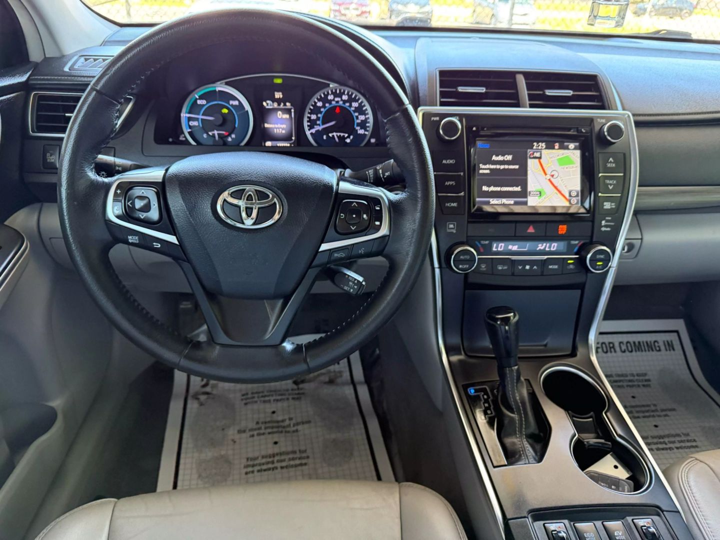 2015 Toyota Camry - Image 31