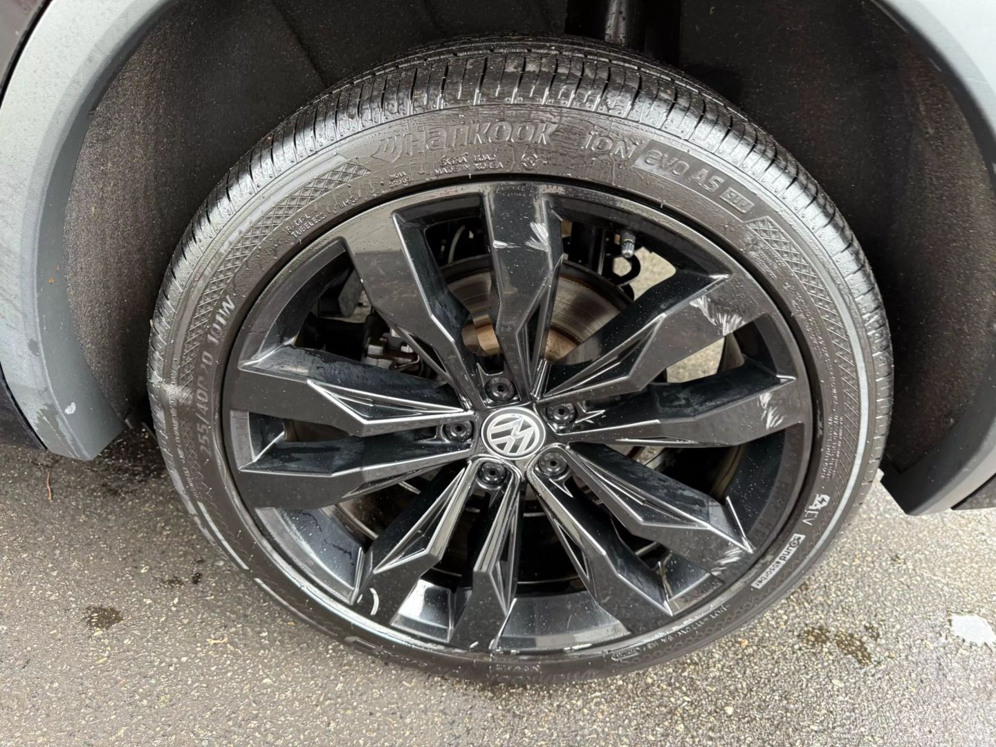 2021 Volkswagen Tiguan - Image 45