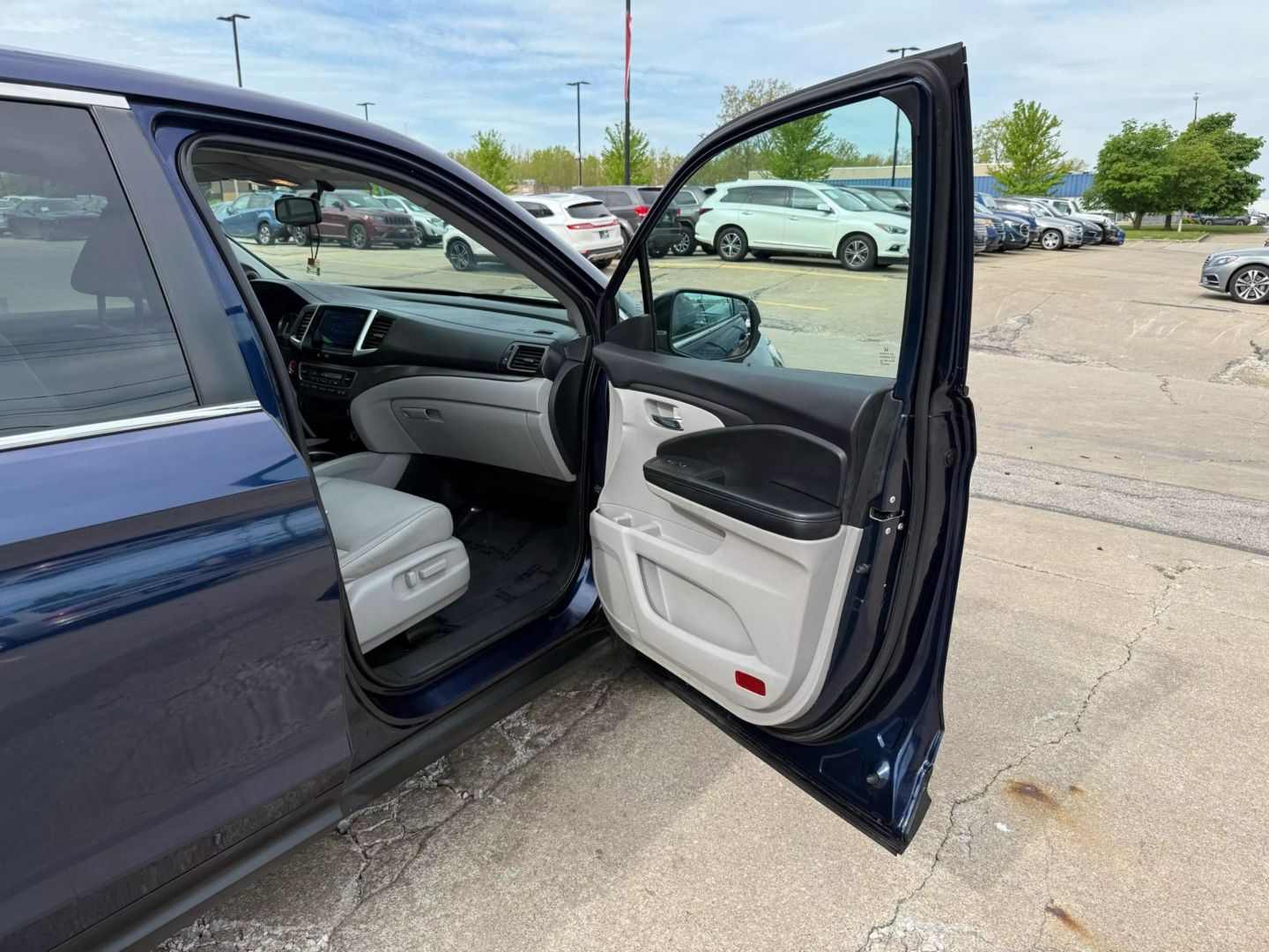 2016 Honda Pilot - Image 25