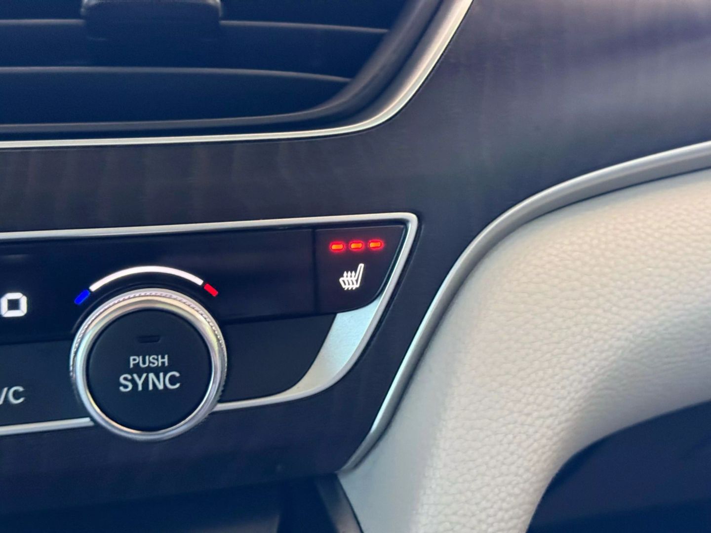 2018 Honda Accord - Image 30
