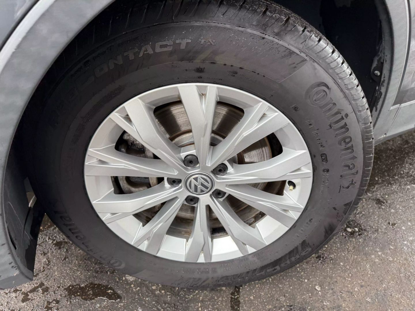 2019 Volkswagen Tiguan - Image 42