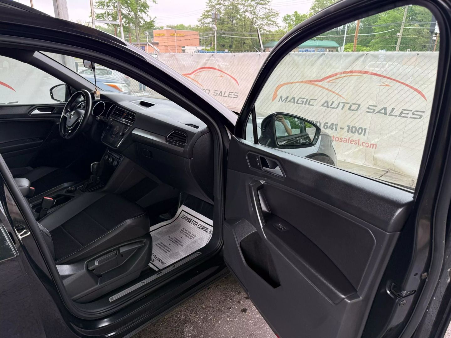 2021 Volkswagen Tiguan - Image 24