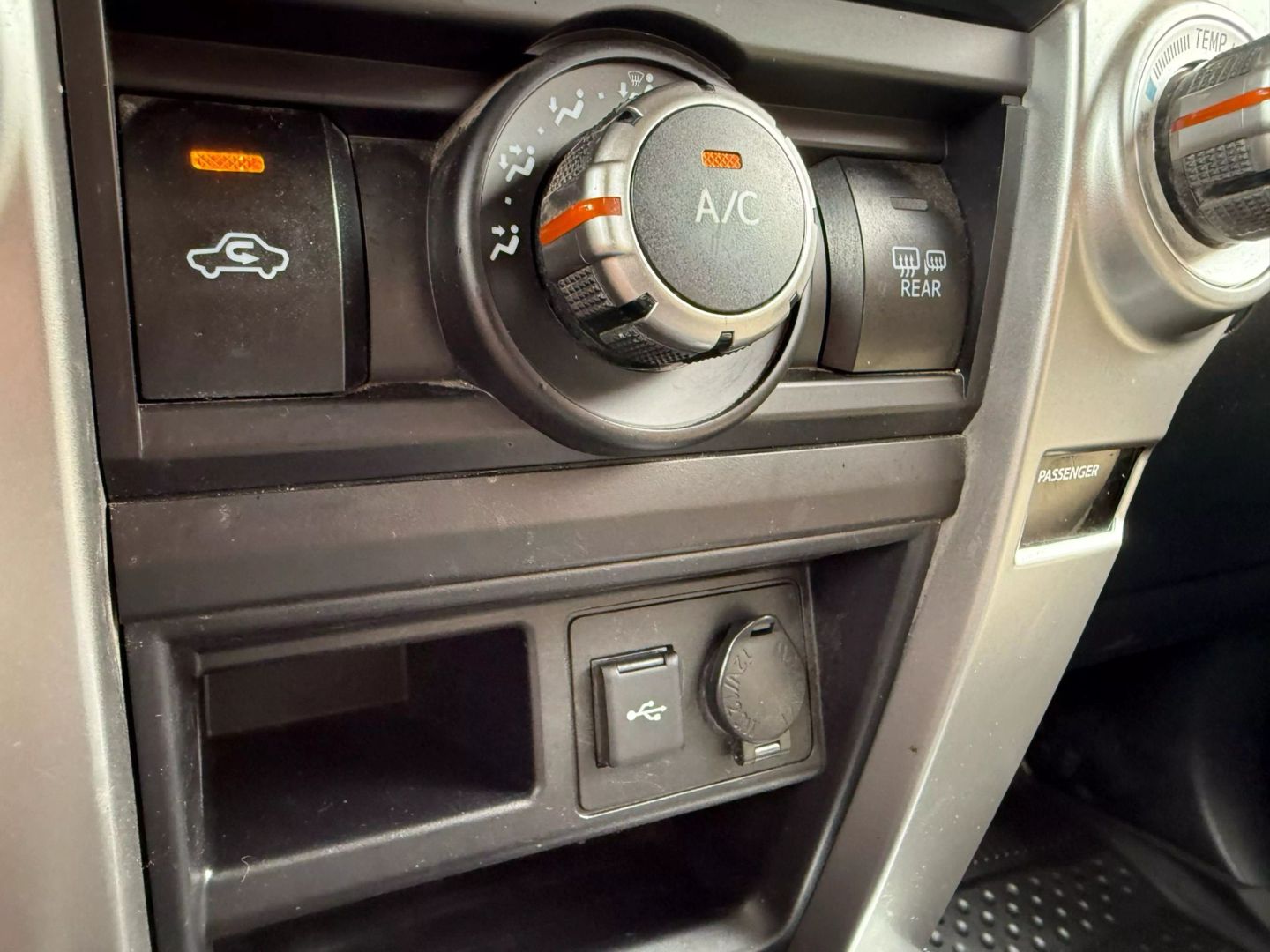 2020 Toyota 4runner - Image 30