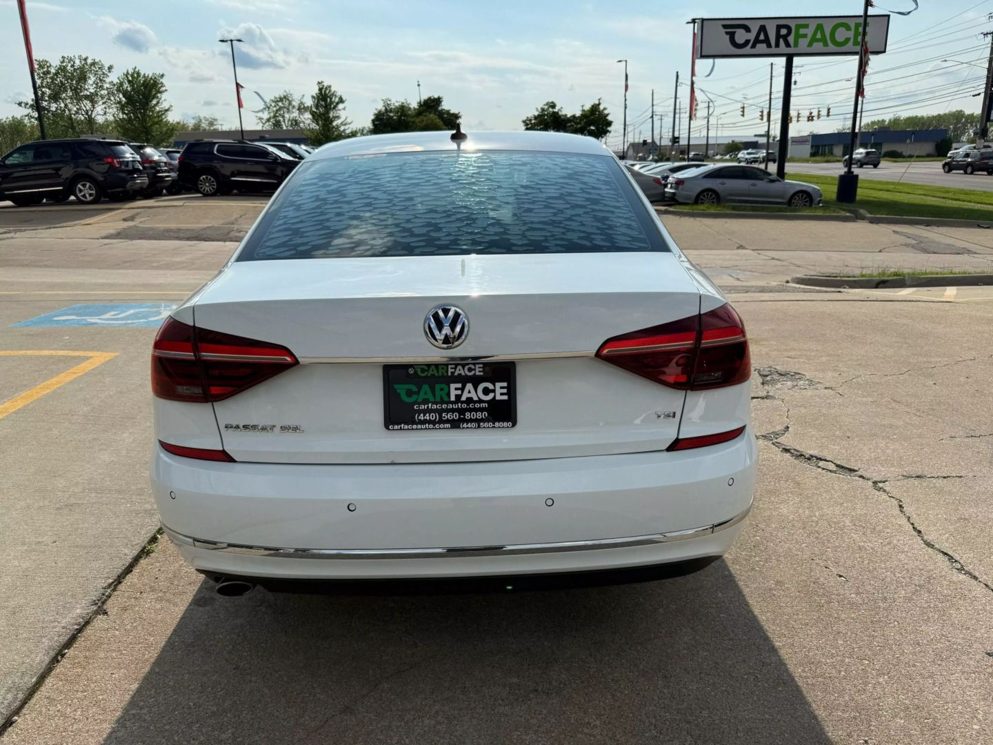 2017 Volkswagen Passat - Image 9