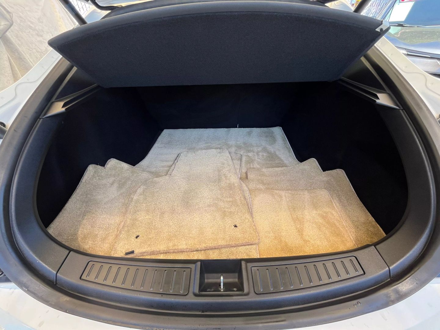 2014 Tesla Model S  Vin: 5yjsa1s11efp57144 Stock Id: P57144 - Image 25