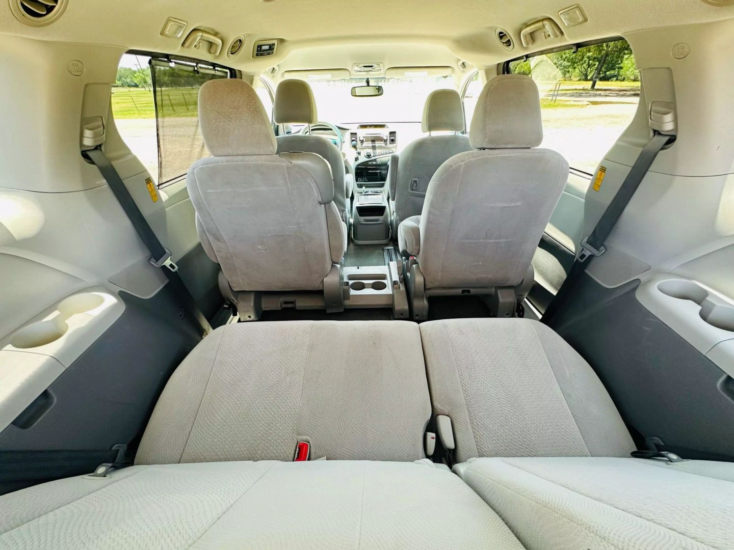 2014 Toyota Sienna - Image 11