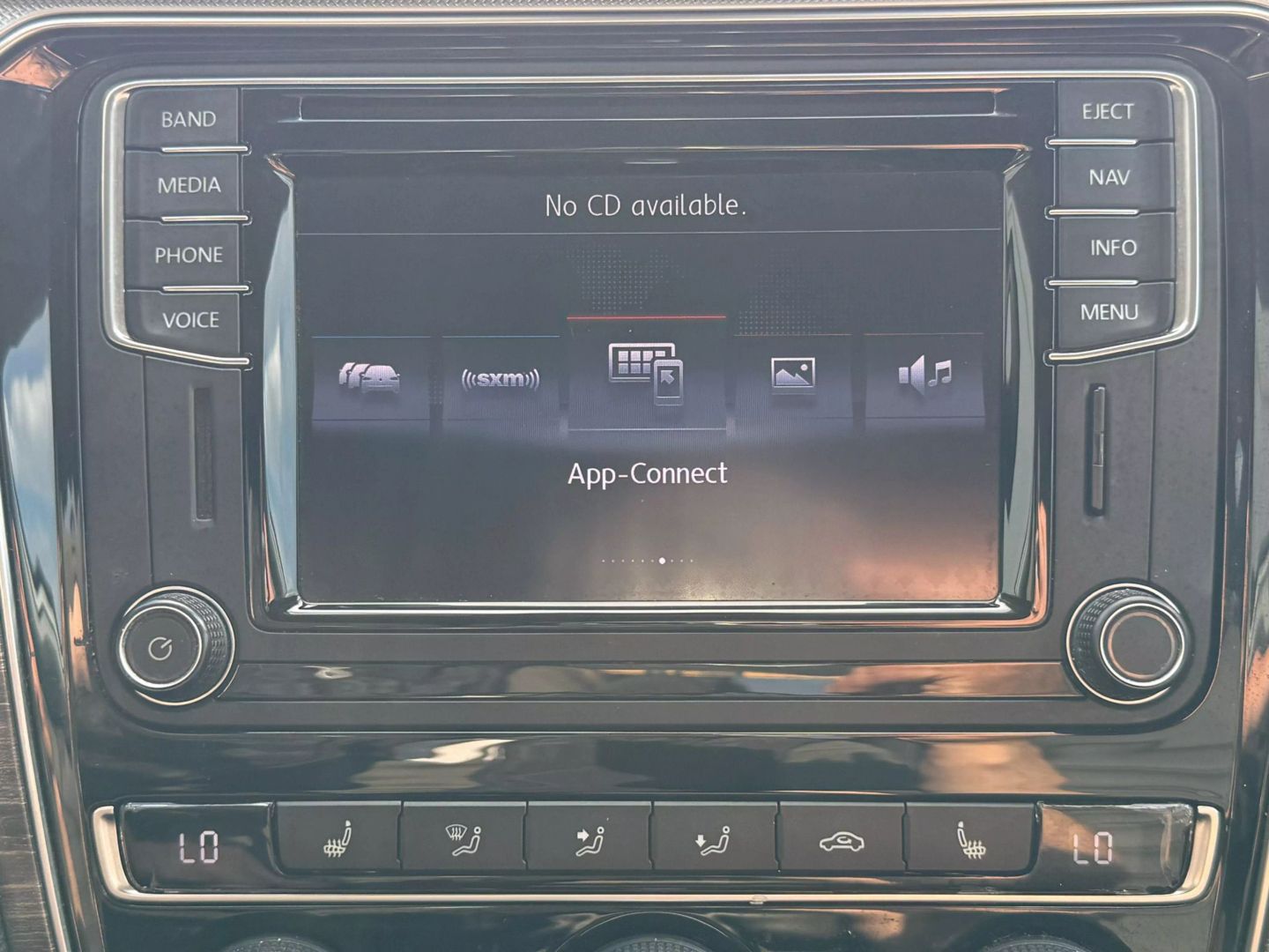 2017 Volkswagen Passat - Image 40