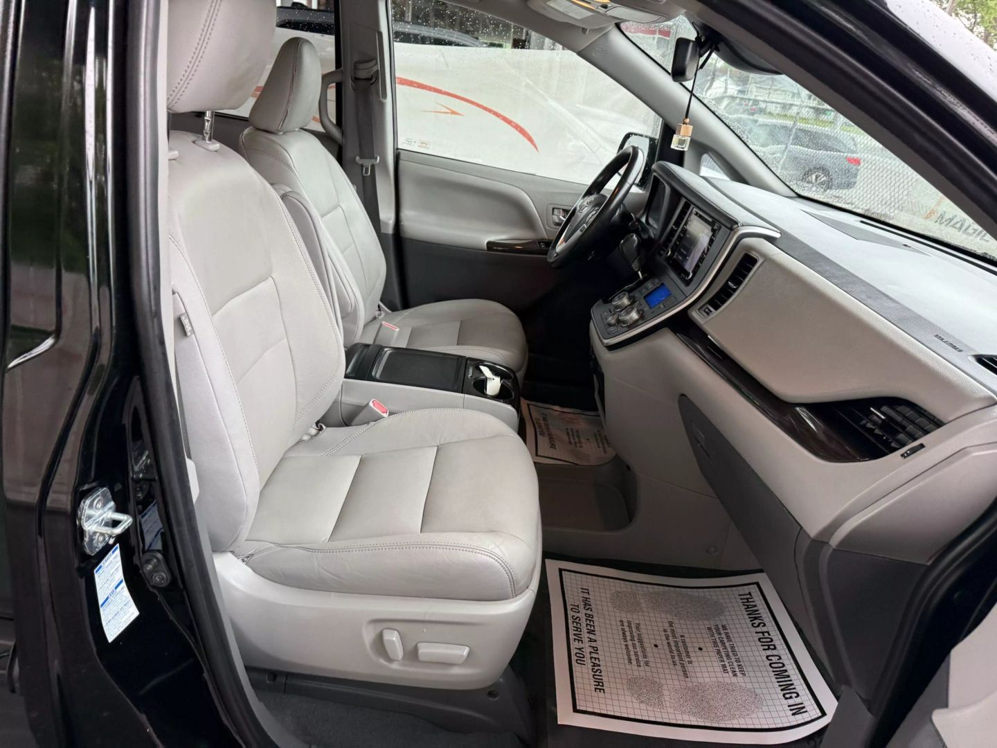2020 Toyota Sienna - Image 22