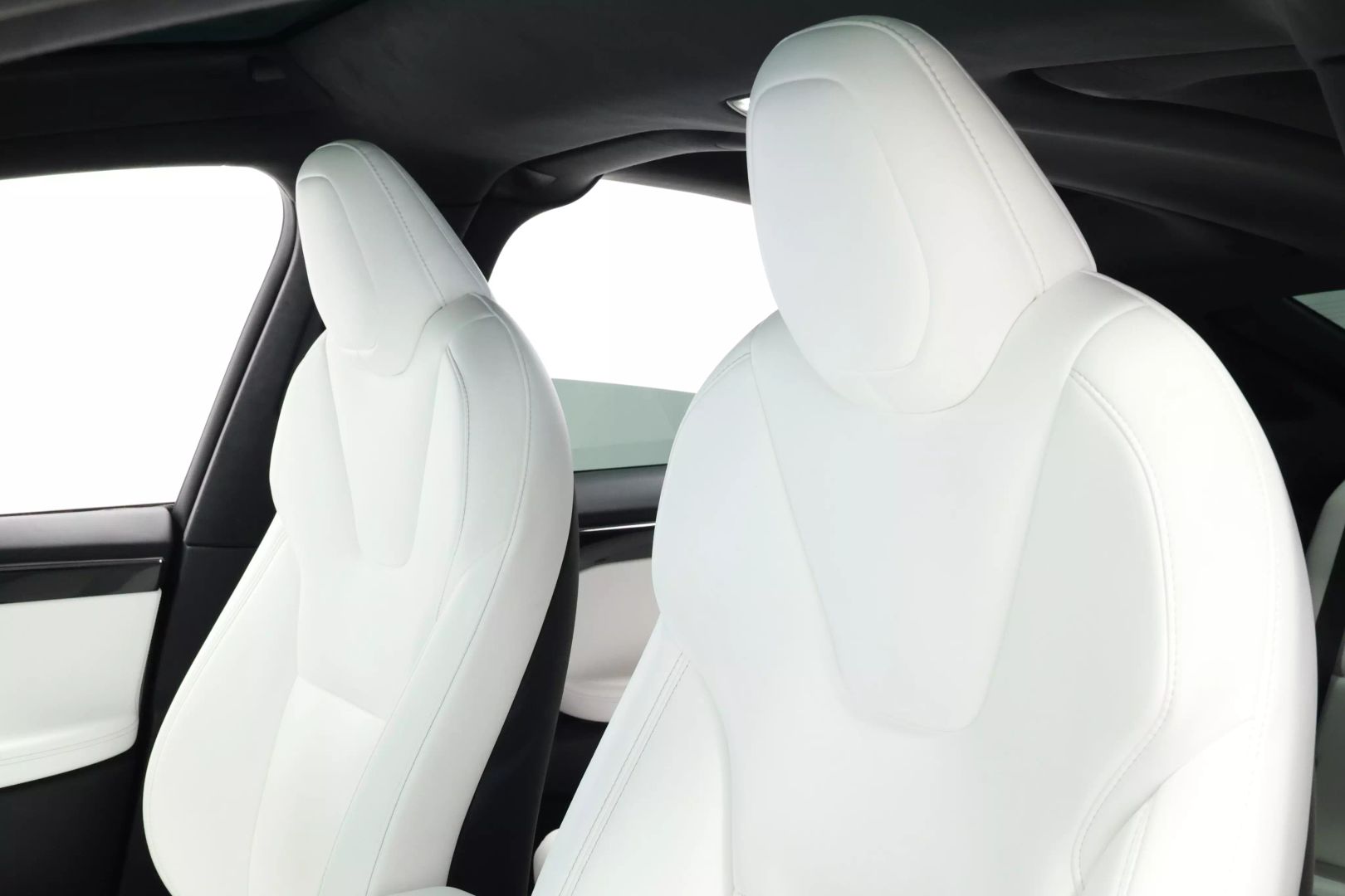 2020 Tesla Model X - Image 15