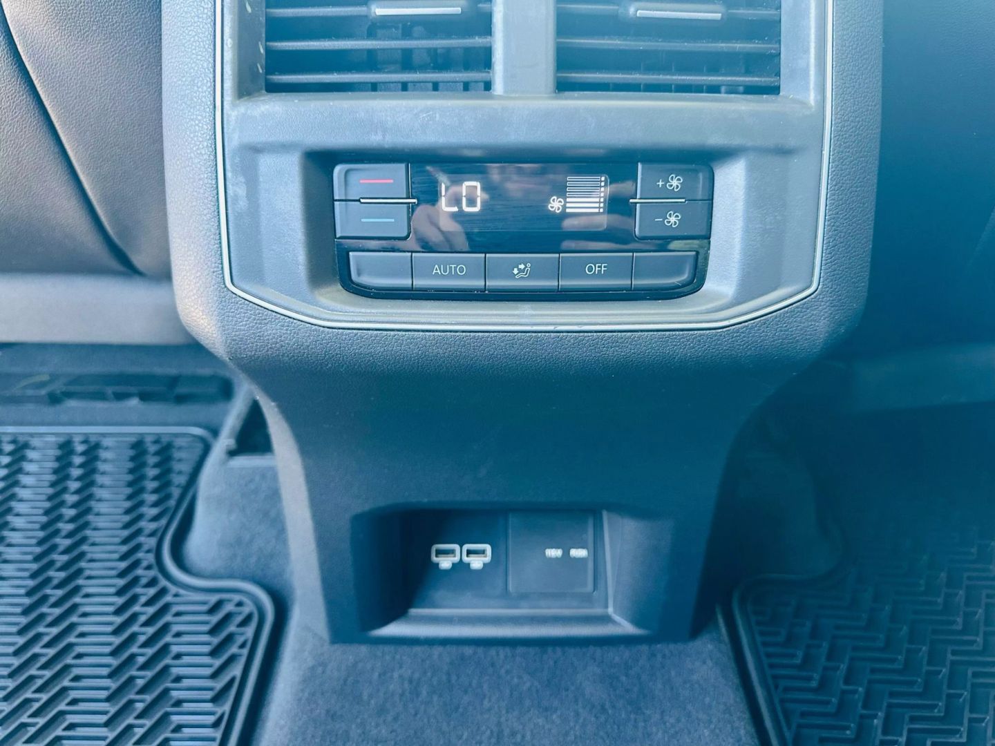 2019 Volkswagen Atlas - Image 19