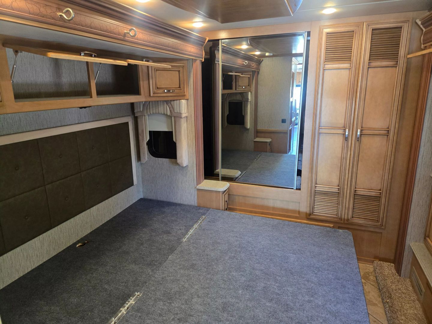 2016 Newmar Ventana Le - Image 24