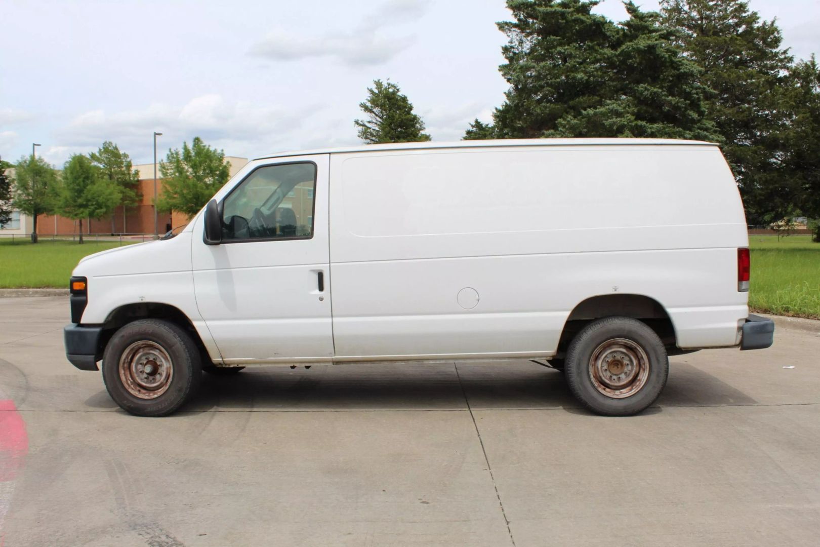 Used 2008 Ford E-Series Econoline Van Commercial with VIN 1FTNE24WX8DB49666 for sale in Dallas, TX