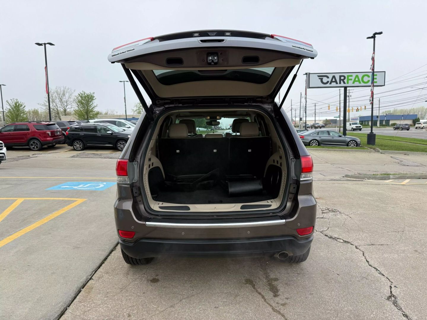 2018 Jeep Grand Cherokee - Image 12