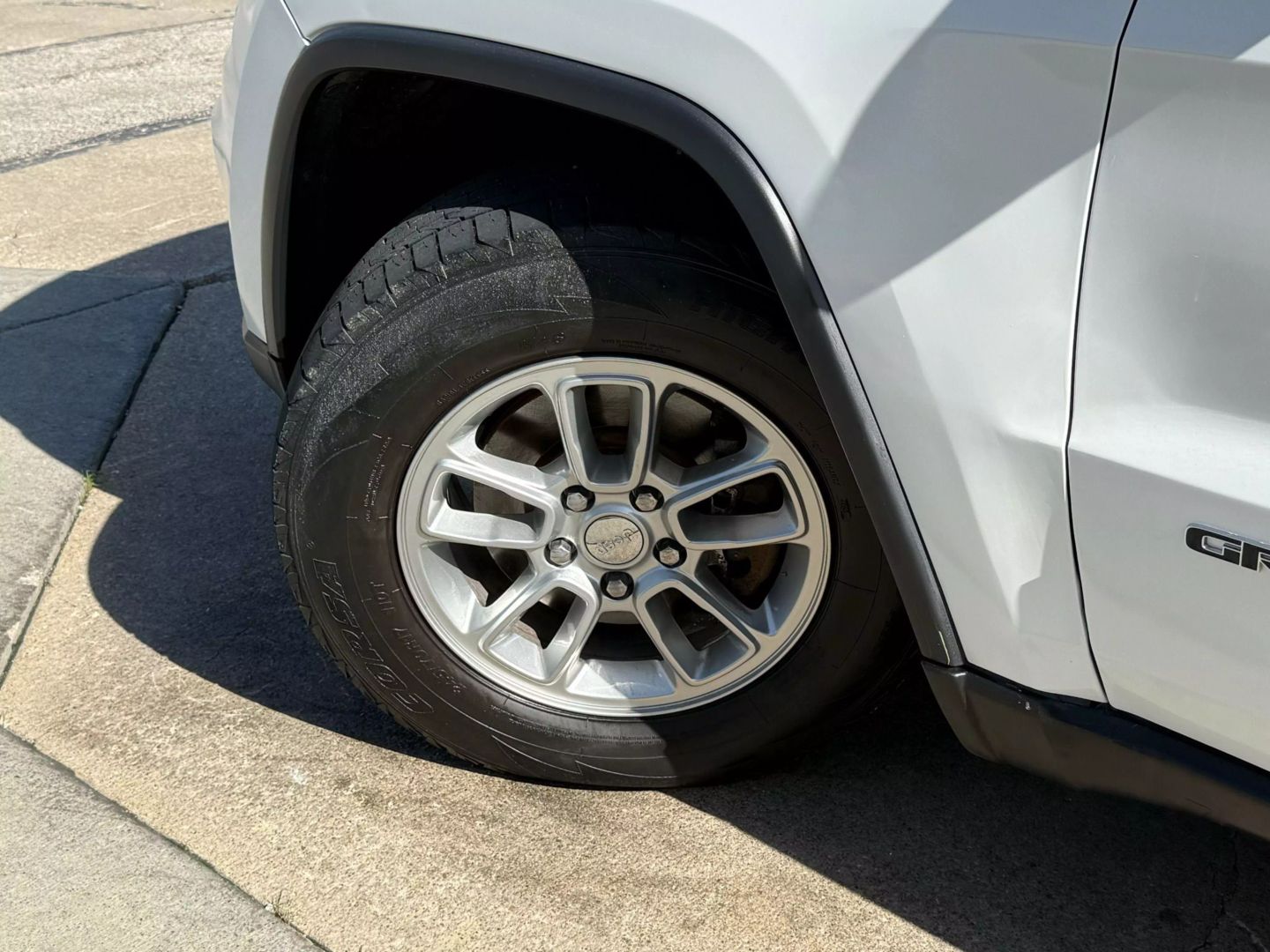 2019 Jeep Grand Cherokee - Image 48